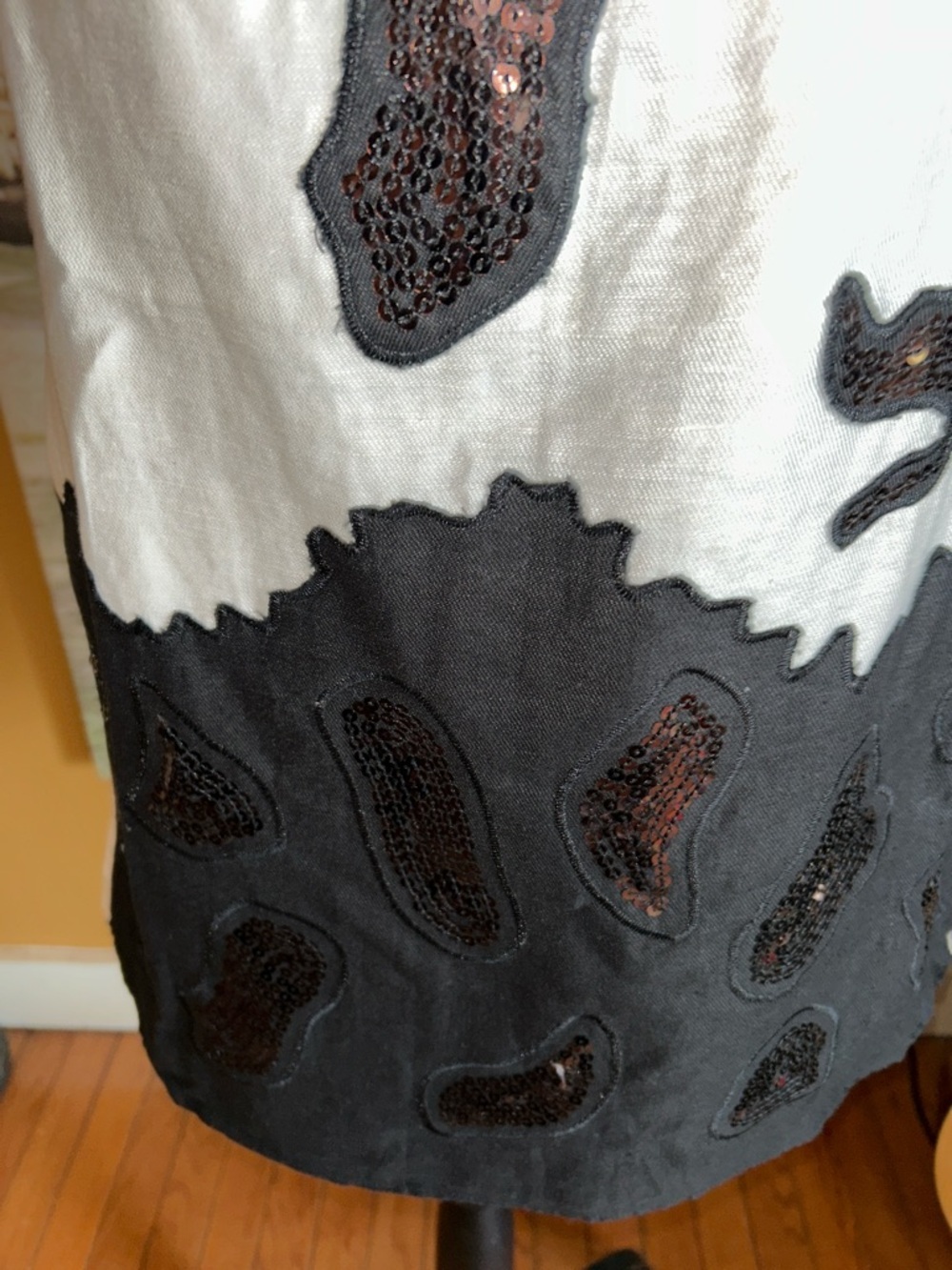 Authentic Louis Vuitton Black & White Sleeveless Patchwork dress - Picture 2 of 6